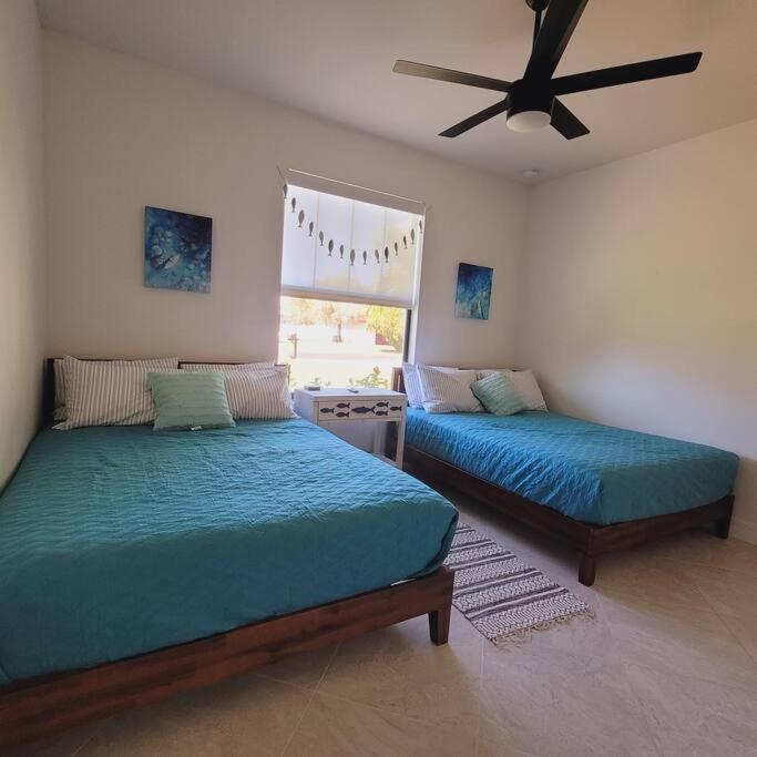 Blue Door Retreat - Luxury Pool Home - Sleeps 8 ケープコーラル エクステリア 写真